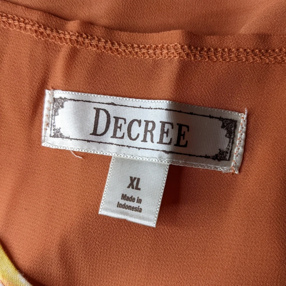 Decree High Low Top
